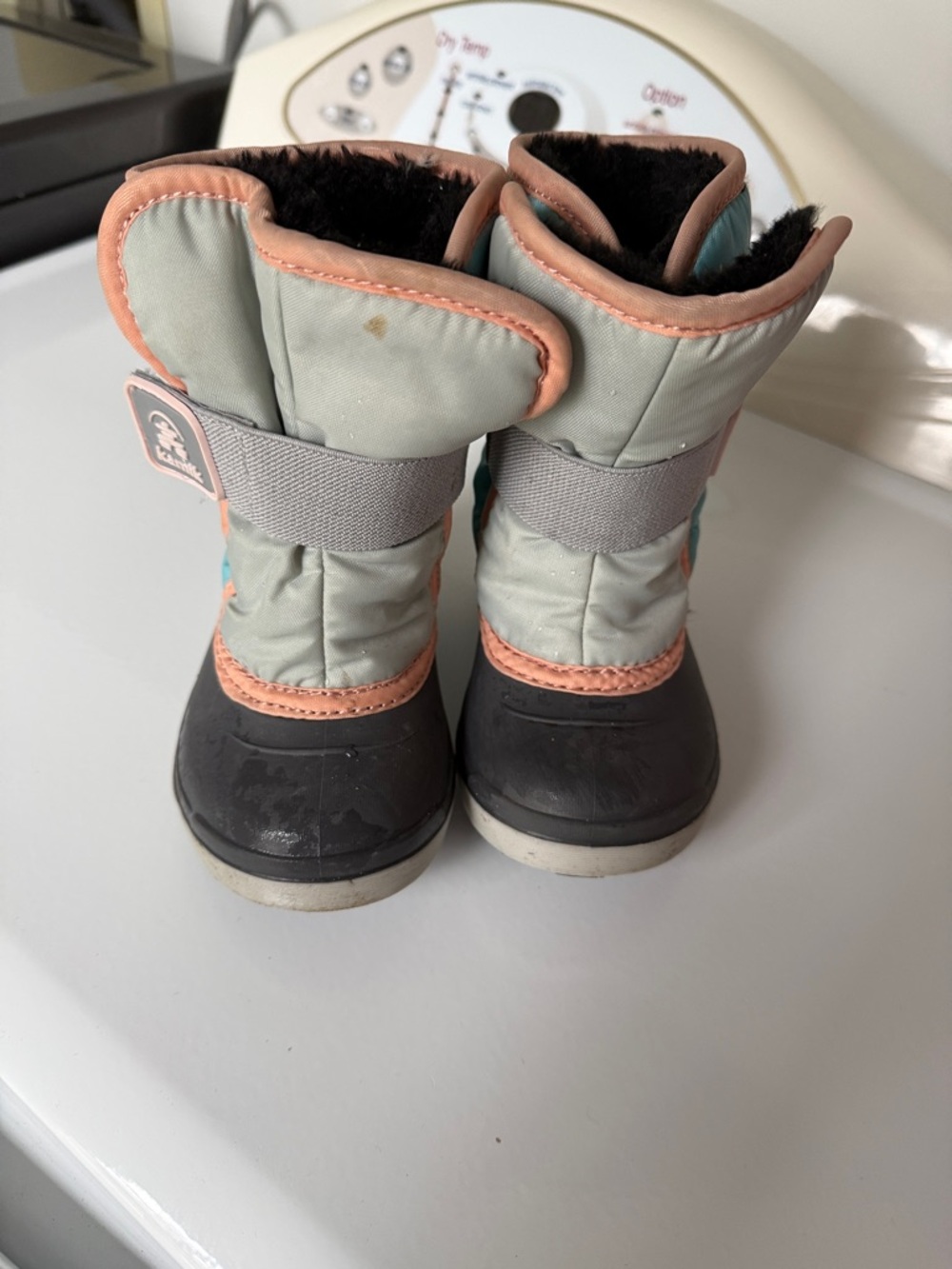 Kamik baby snow boots